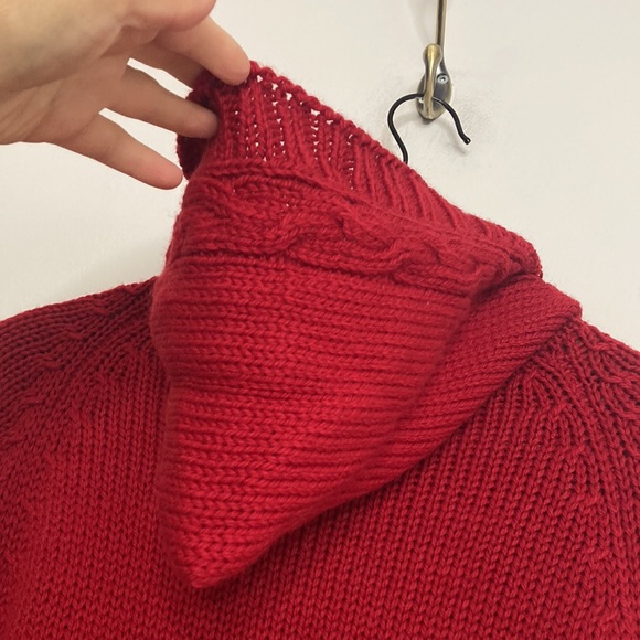 New Handmade Sweater Womens Medium Red Merino Wool Cable Knit Hoodie PEI Canada - Picture 5 of 16